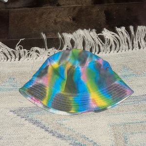 Rainbow tie dye bucket hat